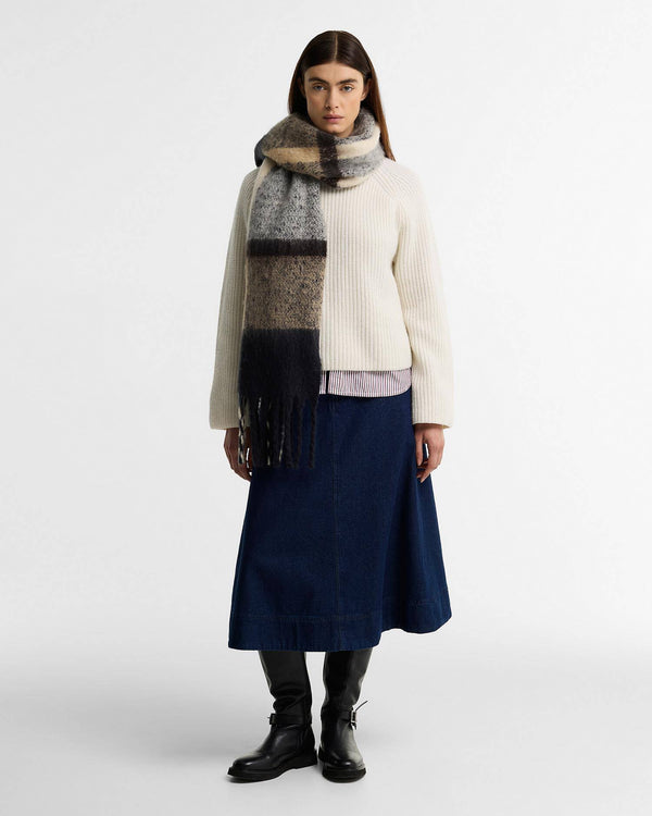 Barbour Isla Boucle Tartan Scarf